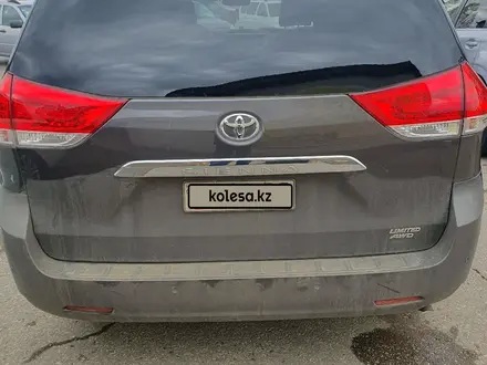Toyota Sienna 2013 года за 10 500 000 тг. в Актобе – фото 7