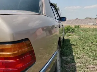 Mercedes-Benz E 260
