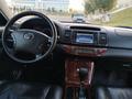 Toyota Camry 2005 года за 6 500 000 тг. в Каратау – фото 12