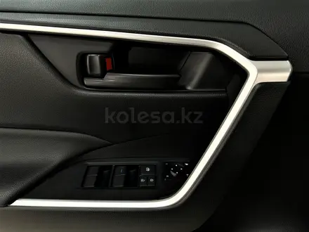 Toyota RAV4 2020 года за 14 900 000 тг. в Астана – фото 16