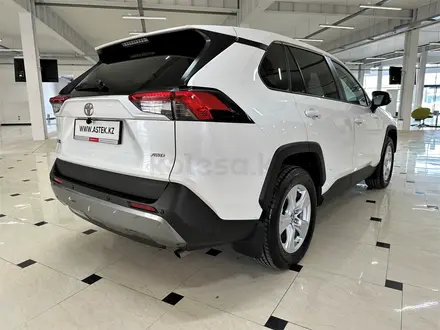 Toyota RAV4 2020 года за 15 900 000 тг. в Астана – фото 6