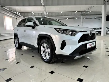 Toyota RAV4 2020 года за 14 900 000 тг. в Астана – фото 4