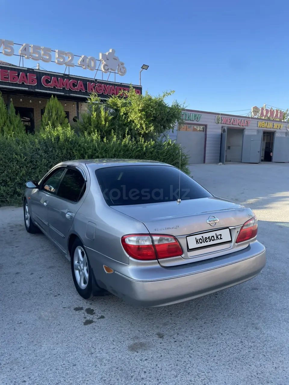 Nissan Maxima, 2001