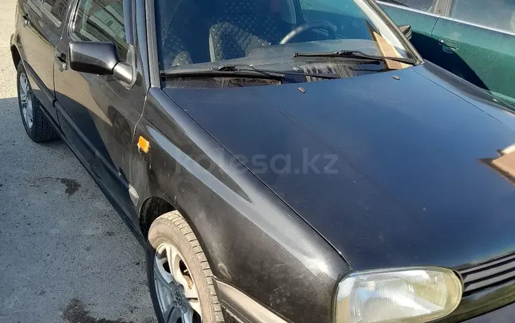 Volkswagen Golf 1994 годаүшін2 100 000 тг. в Тараз