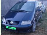 Volkswagen Sharan 2000 годаfor2 500 000 тг. в Алматы