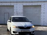 Skoda Rapid 2019 года за 3 000 000 тг. в Уральск – фото 2