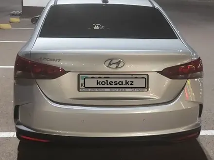 Hyundai Accent 2021 года за 8 000 000 тг. в Караганда – фото 2