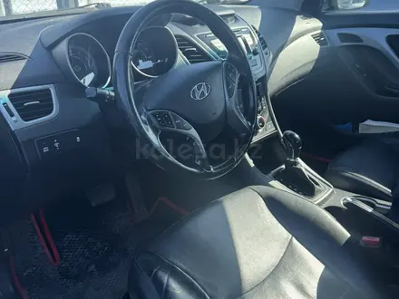 Hyundai Elantra 2014 года за 3 900 000 тг. в Актобе – фото 4