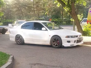 Mitsubishi Galant