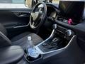 Toyota RAV4 2023 года за 16 500 000 тг. в Актобе – фото 3