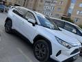 Toyota RAV4 2023 года за 16 500 000 тг. в Актобе – фото 2