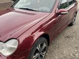 Mercedes-Benz C 180 2000 года за 2 500 000 тг. в Петропавловск – фото 2