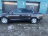 Volkswagen Passat 2010 года за 3 800 000 тг. в Уральск – фото 4