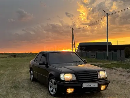 Mercedes-Benz E 320 1995 года за 2 600 000 тг. в Астана