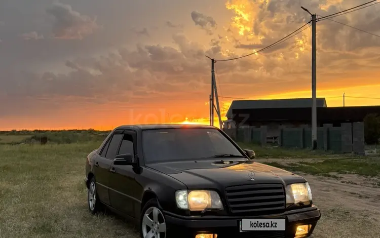 Mercedes-Benz E 320 1995 годаүшін2 600 000 тг. в Астана