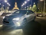 Toyota Camry 2015 года за 9 799 000 тг. в Алматы – фото 2