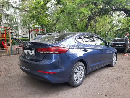 Hyundai Elantra 2018 года за 7 700 000 тг. в Алматы – фото 4