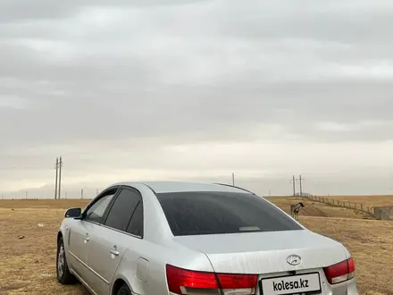 Hyundai Sonata 2006 года за 2 500 000 тг. в Шымкент – фото 18