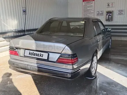 Mercedes-Benz E 230 1990 года за 1 200 000 тг. в Актобе – фото 6