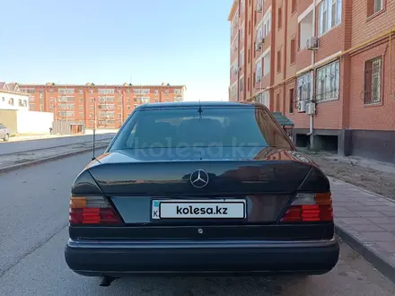 Mercedes-Benz E 200 1993 года за 2 000 000 тг. в Кызылорда – фото 2