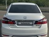 Honda Accord 2018 годаfor9 800 000 тг. в Усть-Каменогорск – фото 4