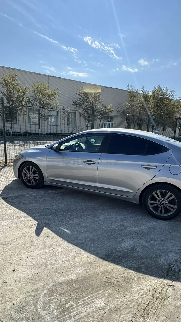 Hyundai Elantra, 2017