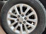 Оригинал тойота Прадо диски 6x139.7 и/с резиной 285/60/R18 за 750 000 тг. в Уральск