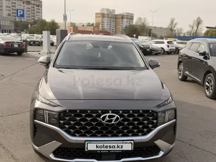 Hyundai Santa Fe 2022 года за 18 500 000 тг. в Алматы