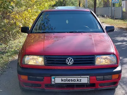 Volkswagen Vento 1994 года за 1 350 000 тг. в Астана