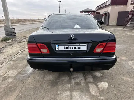 Mercedes-Benz E 240 1998 года за 2 576 643 тг. в Кульсары