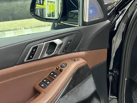 BMW X5 2021 года за 35 500 000 тг. в Астана – фото 14