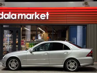 Mercedes-Benz C 320