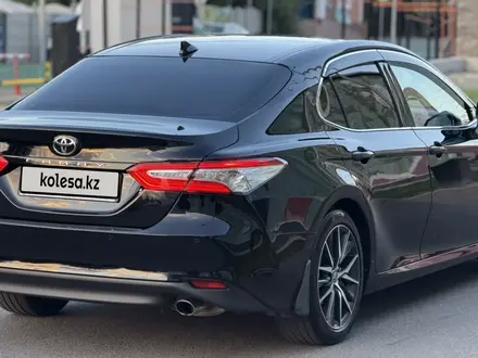 Toyota Camry 2021 года за 15 300 000 тг. в Алматы – фото 3