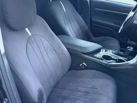 Toyota Camry 2021 года за 15 300 000 тг. в Алматы – фото 9