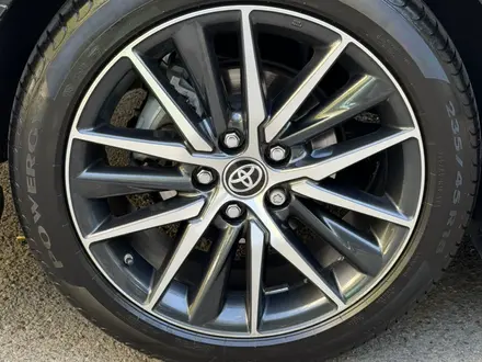 Toyota Camry 2021 года за 15 300 000 тг. в Алматы – фото 13