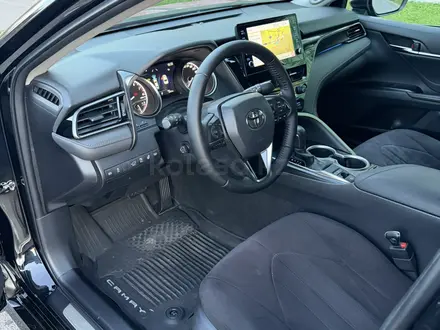 Toyota Camry 2021 года за 15 300 000 тг. в Алматы – фото 8