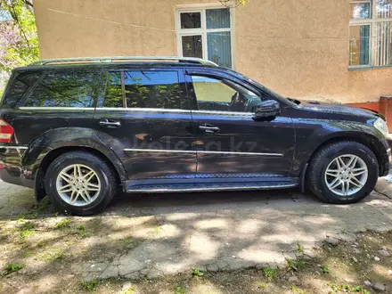 Mercedes-Benz GL 550 2008 года за 8 000 000 тг. в Сарыагаш – фото 3