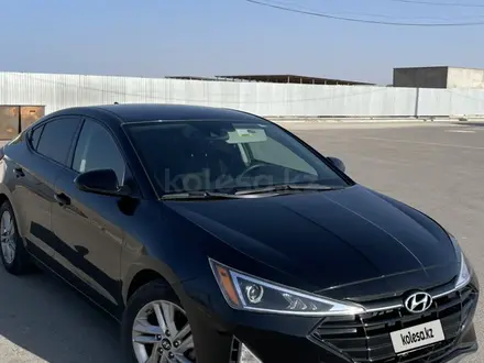 Hyundai Elantra 2019 года за 6 000 000 тг. в Актау – фото 3