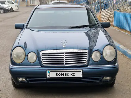 Mercedes-Benz E 320 1999 года за 3 800 000 тг. в Атырау – фото 13