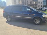 Toyota Avensis Verso 2001 года за 5 300 000 тг. в Усть-Каменогорск – фото 2