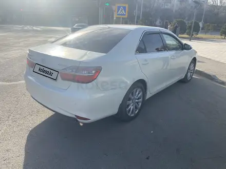 Toyota Camry 2015 года за 9 500 000 тг. в Павлодар – фото 2