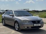 Hyundai Sonata 2005 года за 3 000 000 тг. в Актобе – фото 2