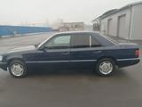 Mercedes-Benz E 230 1992 года за 1 750 000 тг. в Караганда – фото 2