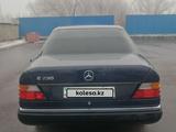 Mercedes-Benz E 230 1992 года за 1 750 000 тг. в Караганда
