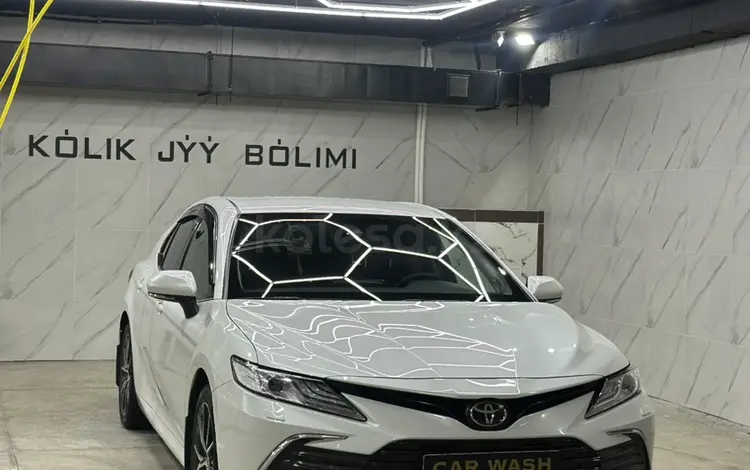 Toyota Camry 2023 годаfor17 200 000 тг. в Актобе