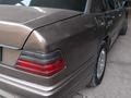 Mercedes-Benz E 200 1987 года за 1 050 000 тг. в Алматы – фото 9