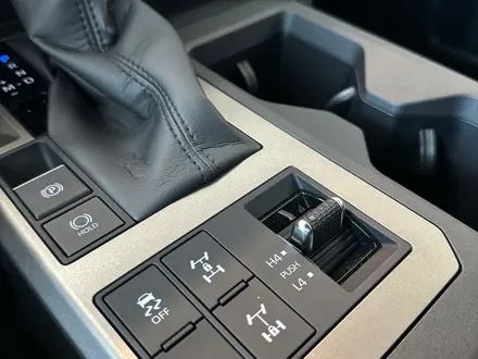 Toyota Land Cruiser Prado Luxe 2025 года за 47 690 000 тг. в Алматы – фото 24