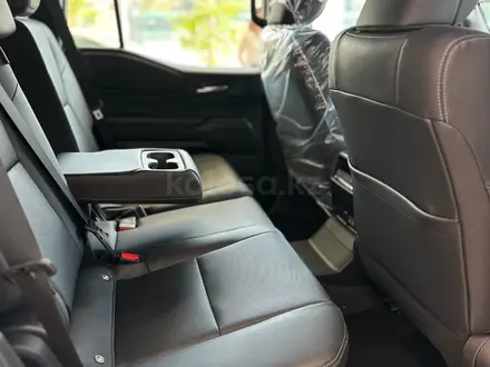 Toyota Land Cruiser Prado Luxe 2025 года за 47 690 000 тг. в Алматы – фото 6