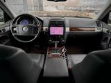 Volkswagen Touareg 2007 года за 7 000 000 тг. в Усть-Каменогорск – фото 2