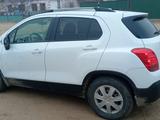 Chevrolet Tracker 2015 года за 4 900 000 тг. в Атырау – фото 5